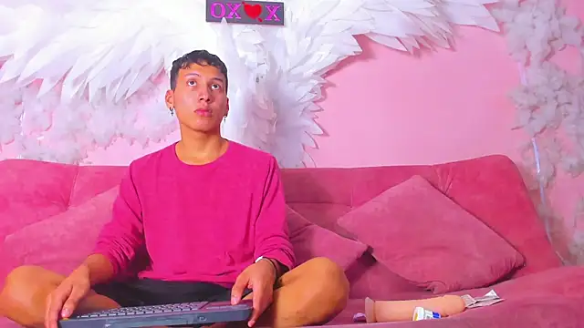 Snapshot of spicy_adonhis chatting on December 3, 2025, 12:59 pm spicy adonhis online show from December 3, 2025, 12:59 pm