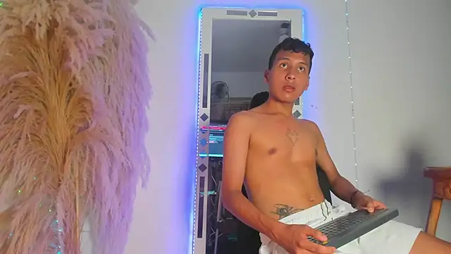 spicy adonhis online show from February 27, 2026, 7:24 pm