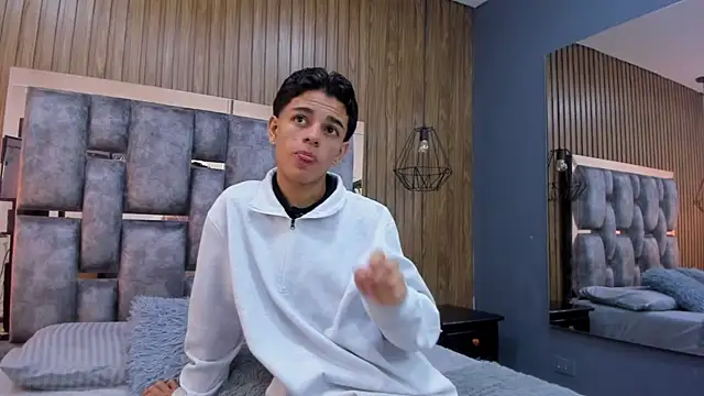 owen  johnson online show from December 3, 2025, 11:42 am