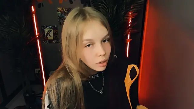 Selen hells weet online show from September 10, 2025, 5:34 pm