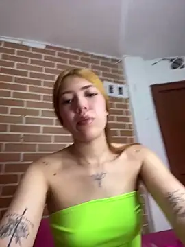 Snapshot of _Cristalfoxx4 chatting on September 18, 2025, 11:30 pm Cristalfoxx4 online show from September 18, 2025, 11:30 pm