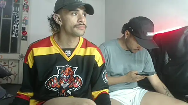 Snapshot of playfulboys_ chatting on February 10, 2026, 5:28 am playfulboys online show from February 10, 2026, 5:28 am