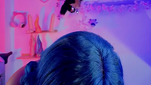 zoelight18 online show from January 17, 2026, 7:39 pm