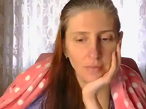 CandiCole online show from February 12, 2026, 7:52 am