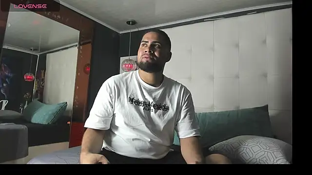 Yuber3 online show from January 13, 2026, 11:08 pm