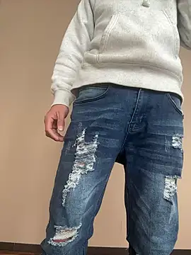 iikangi online show from February 21, 2026, 4:03 am