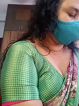 Snapshot of Tamil_Sivani chatting on February 19, 2026, 8:00 am Tamil Sivani online show from February 19, 2026, 8:00 am