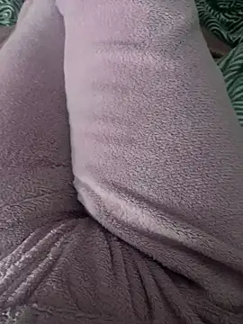 Darkfemminineenergy22 online show from November 13, 2025, 8:35 pm