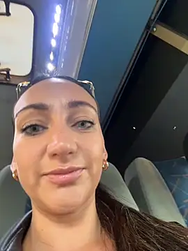 Ninabigtitied online show from February 9, 2026, 12:36 pm