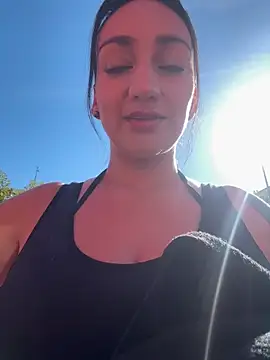 Snapshot of Ninabigtitied chatting on October 16, 2025, 10:01 am Ninabigtitied online show from October 16, 2025, 10:01 am