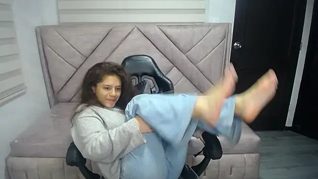 Snapshot of Velvet_Moon_V chatting on October 10, 2025, 1:12 pm Velvet Moon V online show from October 10, 2025, 1:12 pm