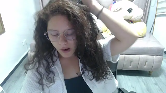 Snapshot of Velvet_Moon_V chatting on November 1, 2025, 1:27 pm Velvet Moon V online show from November 1, 2025, 1:27 pm