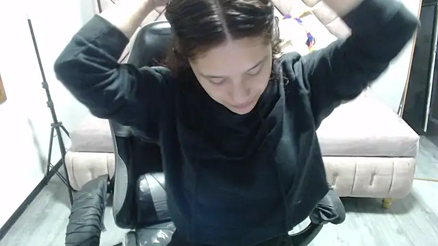 Snapshot of Velvet_Moon_V chatting on November 12, 2025, 12:31 pm Velvet Moon V online show from November 12, 2025, 12:31 pm