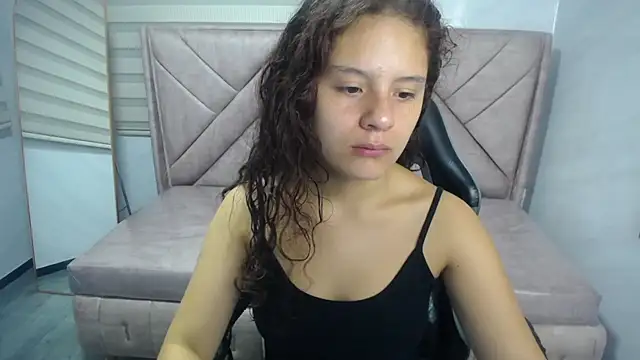 Snapshot of Velvet_Moon_V chatting on October 1, 2025, 1:04 pm Velvet Moon V online show from October 1, 2025, 1:04 pm