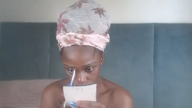 Jah-Queen online show from November 18, 2025, 7:33 am