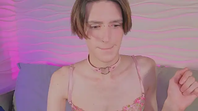 Snapshot of madi_snow chatting on October 26, 2025, 5:19 am madi snow online show from October 26, 2025, 5:19 am