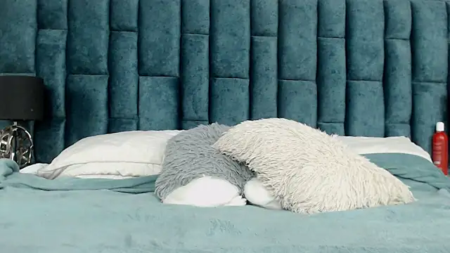 Snapshot of Emma_Foxi chatting on November 18, 2025, 8:45 pm Emma Foxi online show from November 18, 2025, 8:45 pm