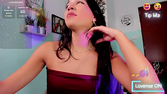 Snapshot of Elsa_Pataky chatting on October 8, 2025, 2:18 pm Elsa Pataky online show from October 8, 2025, 2:18 pm