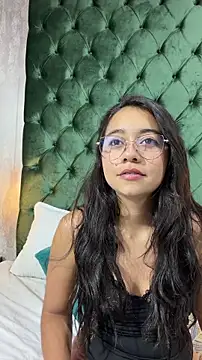 Snapshot of Lily_June chatting on May 13, 2026, 4:58 pm Lily June online show from May 13, 2026, 4:58 pm