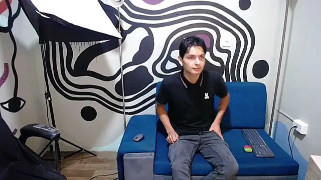 Snapshot of Luca_vega chatting on November 7, 2025, 1:15 pm Luca vega online show from November 7, 2025, 1:15 pm