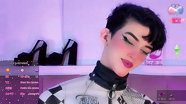 Baby FenixTS online show from November 5, 2025, 7:44 am