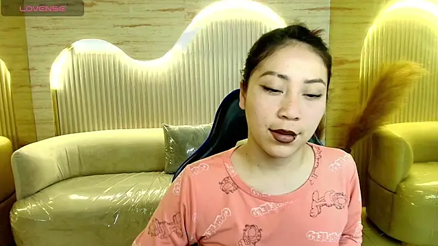 valentina r  online show from April 1, 2026, 3:08 am