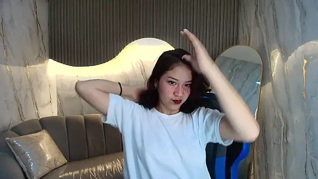 valentina r  online show from November 15, 2025, 3:21 am