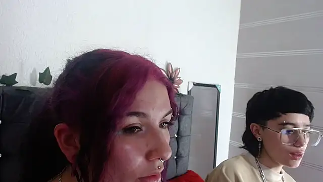 katalinathxandbritney1 online show from January 11, 2026, 3:02 am