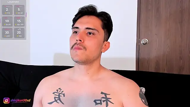 jasonxd9898 online show from April 16, 2026, 2:12 am