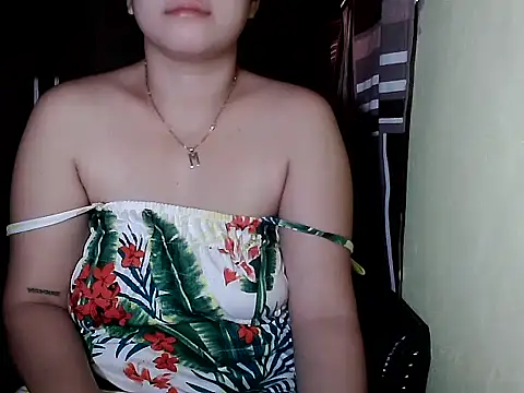 Snapshot of mimi15 chatting on February 22, 2026, 11:06 pm mimi15 online show from February 22, 2026, 11:06 pm