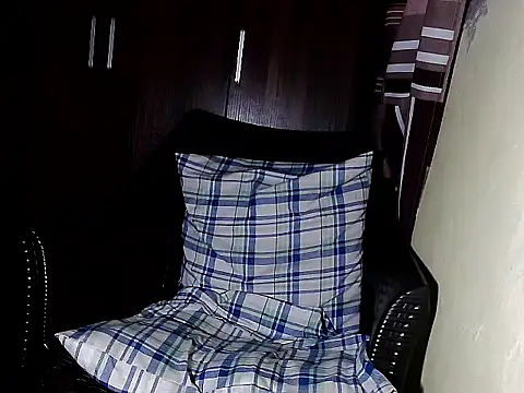 mimi15 online show from March 15, 2026, 11:01 pm