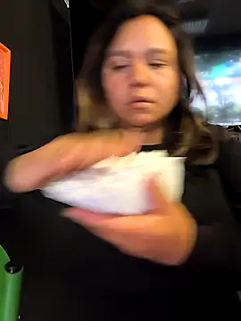 Snapshot of haashkyo chatting on February 16, 2026, 8:18 pm haashkyo online show from February 16, 2026, 8:18 pm