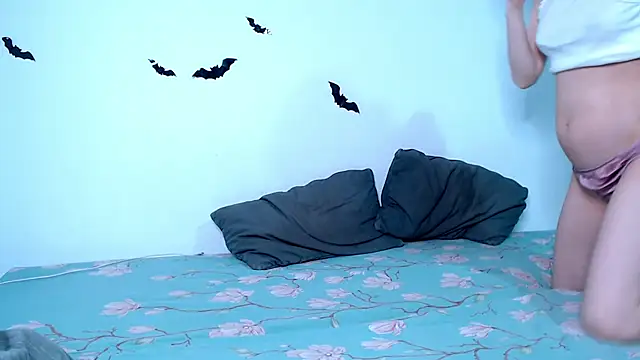 litle owl online show from November 13, 2025, 12:03 am