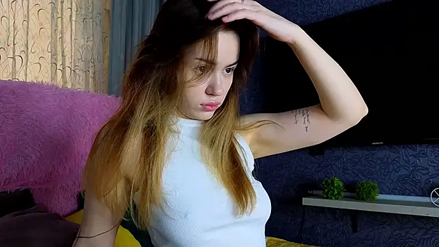 Snapshot of telari0l0ve chatting on February 8, 2026, 9:18 am telari0l0ve online show from February 8, 2026, 9:18 am