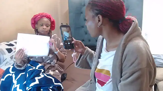 Snapshot of EbonyEssence chatting on June 3, 2026, 10:27 am EbonyEssence online show from June 3, 2026, 10:27 am