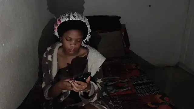 EssenceLovers online show from March 11, 2026, 8:36 pm