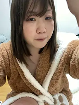 Snapshot of h415a812 chatting on November 10, 2025, 5:51 pm h415a812 online show from November 10, 2025, 5:51 pm