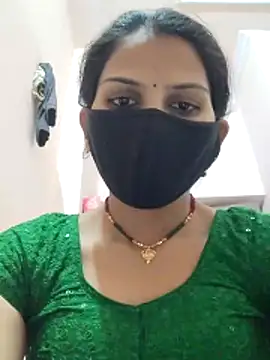 poojam93 online show from December 16, 2025, 3:38 pm