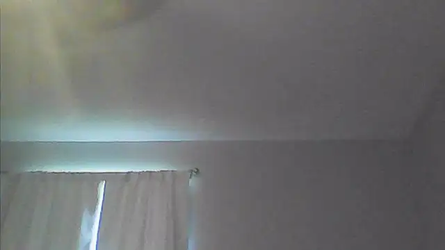 sarahkat86 online show from April 11, 2026, 9:40 pm