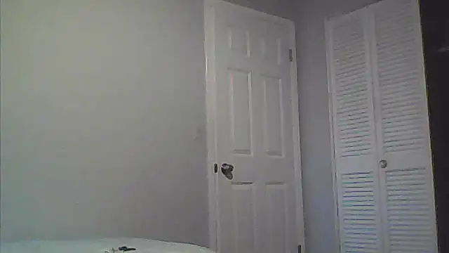 sarahkat86 online show from May 14, 2026, 11:02 pm