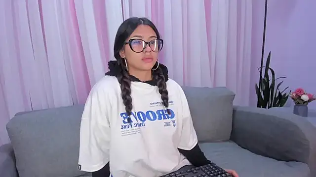 Snapshot of Maddiee_Jackson chatting on October 9, 2025, 11:27 pm Maddiee Jackson online show from October 9, 2025, 11:27 pm