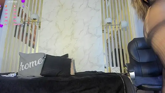 Ariagh  online show from October 10, 2025, 7:25 pm