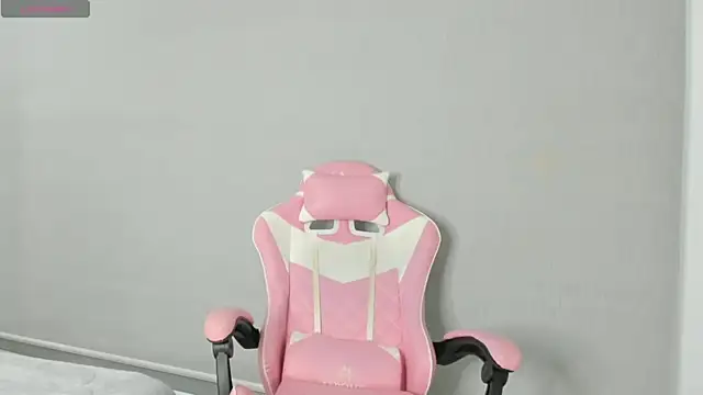 Snapshot of kendal_hot01 chatting on November 20, 2025, 12:06 pm kendal hot01 online show from November 20, 2025, 12:06 pm