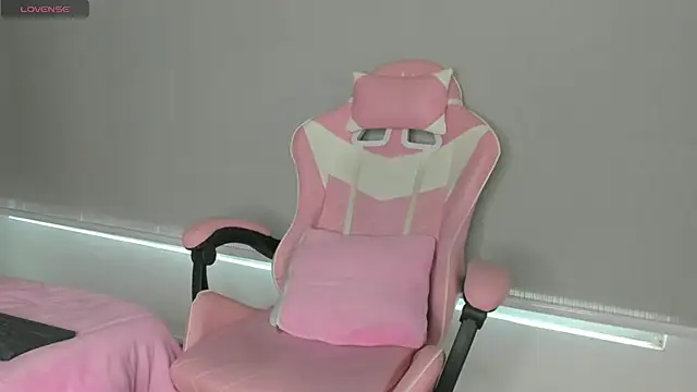 Snapshot of kendal_hot01 chatting on November 6, 2025, 11:47 am kendal hot01 online show from November 6, 2025, 11:47 am