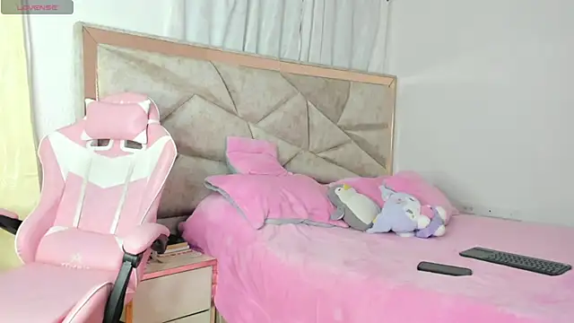 Snapshot of kendal_hot01 chatting on October 10, 2025, 9:37 pm kendal hot01 online show from October 10, 2025, 9:37 pm