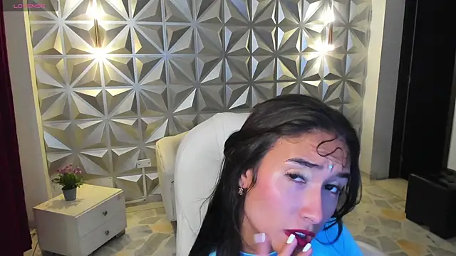 hellen tease online show from May 25, 2026, 12:37 pm