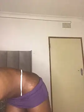 Trans fairy online show from October 19, 2025, 7:49 pm