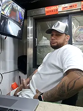 Catire10  online show from November 26, 2025, 1:55 pm