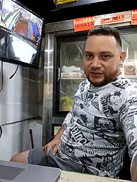 Catire10  online show from November 14, 2025, 3:26 pm