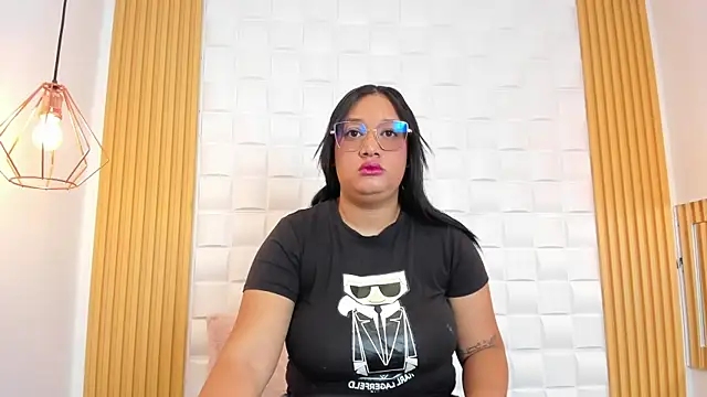 Snapshot of AriaBelle chatting on April 23, 2026, 11:16 am AriaBelle online show from April 23, 2026, 11:16 am